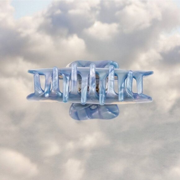 BLUE ACETATE CLOUD CLAW CLIP - Picture 6 of 7